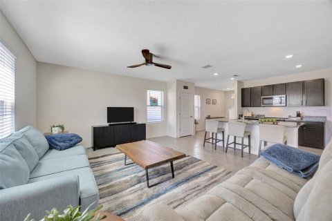House in Wesley Chapel, Florida 4 bedrooms, 209.96 sq.m. № 1587477 - photo 12