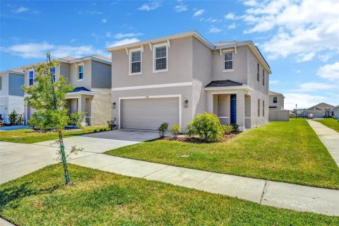 House in Wesley Chapel, Florida 4 bedrooms, 209.96 sq.m. № 1587477 - photo 2