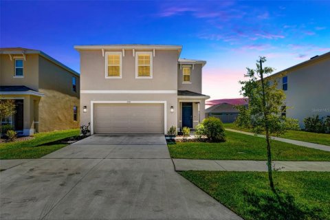 House in Wesley Chapel, Florida 4 bedrooms, 209.96 sq.m. № 1587477 - photo 1
