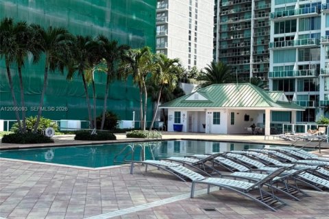Copropriété à vendre à Miami, Floride: 3 chambres, 131.83 m2 № 2386907 - photo 17