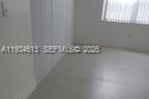 Condo in Cutler Bay, Florida, 1 bedroom № 1995782 - photo 13