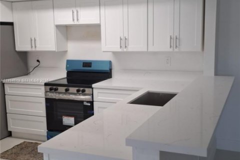 Кондоминиум с 1 спальней в Катлер-Бей, Флорида № 1995782