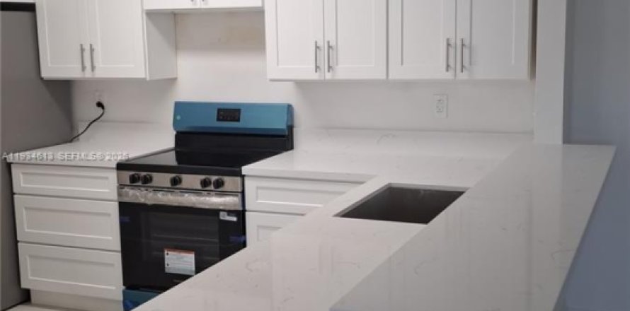 Condo in Cutler Bay, Florida, 1 bedroom № 1995782