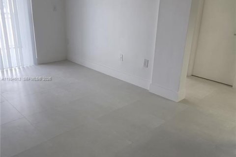 Condo in Cutler Bay, Florida, 1 bedroom № 1995782 - photo 11