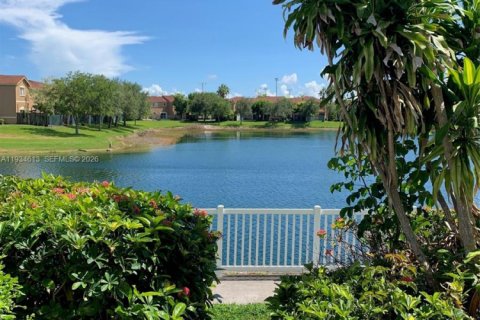 Condo in Cutler Bay, Florida, 1 bedroom № 1995782 - photo 19