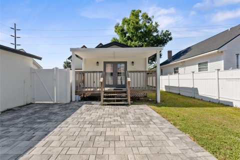 House in Tampa, Florida 4 bedrooms, 115.38 sq.m. № 2100068 - photo 25