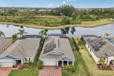 House in Apollo Beach, Florida 4 bedrooms, 215.07 sq.m. № 1556134 - photo 1