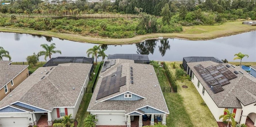 House in Apollo Beach, Florida 4 bedrooms, 215.07 sq.m. № 1556134
