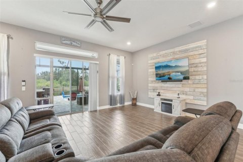 House in Apollo Beach, Florida 4 bedrooms, 215.07 sq.m. № 1556134 - photo 6