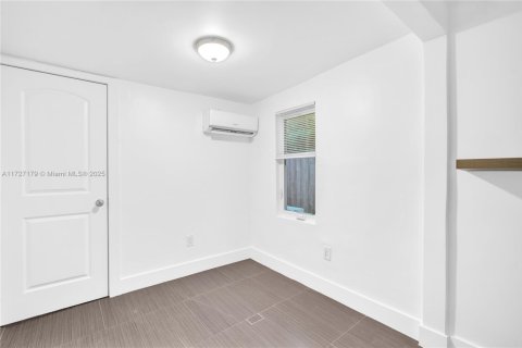 Купить виллу или дом в Майами, Флорида 2 спальни, 79.62м2, № 1957524 - фото 19