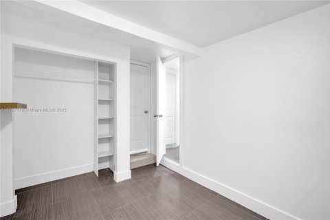 Купить виллу или дом в Майами, Флорида 2 спальни, 79.62м2, № 1957524 - фото 20