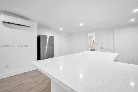 Купить виллу или дом в Майами, Флорида 2 спальни, 79.62м2, № 1957524 - фото 11