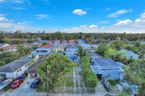 Купить виллу или дом в Майами, Флорида 2 спальни, 79.62м2, № 1957524 - фото 25