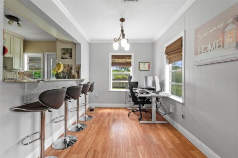 House in Miami Springs, Florida 2 bedrooms, 82.78 sq.m. № 1955980 - photo 6