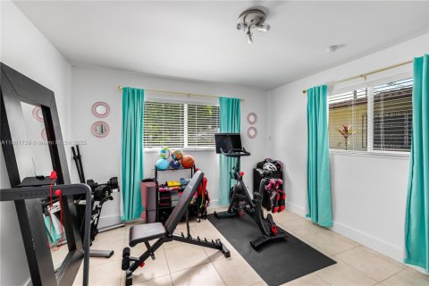 House in Miami, Florida 3 bedrooms, 177.44 sq.m. № 1746233 - photo 27