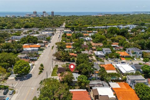House in Miami, Florida 3 bedrooms, 177.44 sq.m. № 1746233 - photo 9