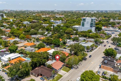 House in Miami, Florida 3 bedrooms, 177.44 sq.m. № 1746233 - photo 14