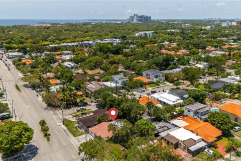 House in Miami, Florida 3 bedrooms, 177.44 sq.m. № 1746233 - photo 8