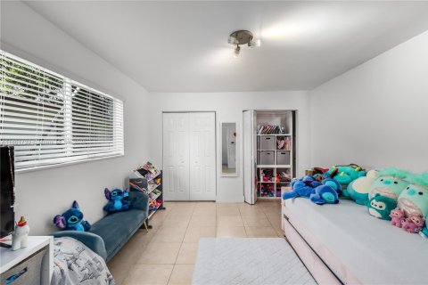 House in Miami, Florida 3 bedrooms, 177.44 sq.m. № 1746233 - photo 28