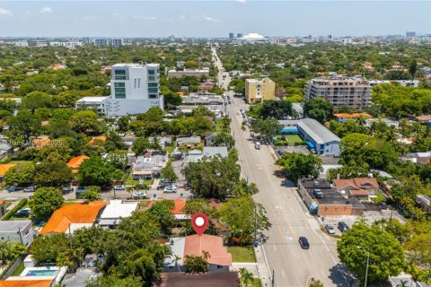 House in Miami, Florida 3 bedrooms, 177.44 sq.m. № 1746233 - photo 13