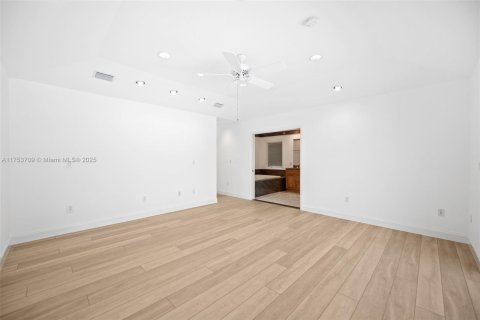 Casa en venta en Pinecrest, Florida, 5 dormitorios, 297.57 m2 № 1730368 - foto 27