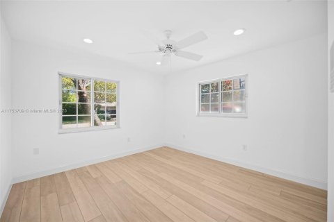 Casa en venta en Pinecrest, Florida, 5 dormitorios, 297.57 m2 № 1730368 - foto 21