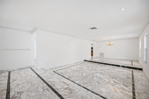 Casa en venta en Pinecrest, Florida, 5 dormitorios, 297.57 m2 № 1730368 - foto 9