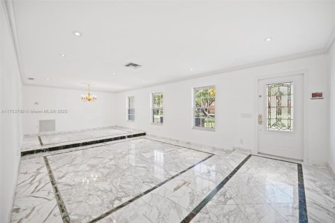 Casa en venta en Pinecrest, Florida, 5 dormitorios, 297.57 m2 № 1730368 - foto 8