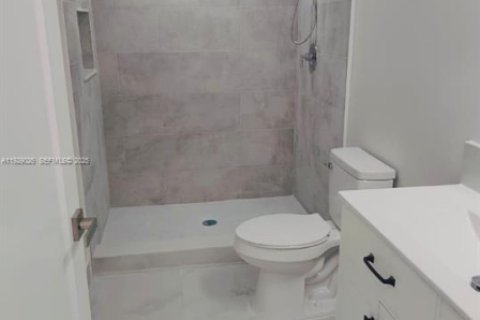 Townhouse in Miami, Florida 3 bedrooms № 1987439 - photo 7