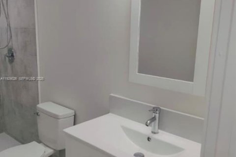 Townhouse in Miami, Florida 3 bedrooms № 1987439 - photo 6