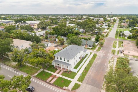 Casa en venta en Saint Petersburg, Florida, 3 dormitorios, 185.8 m2 № 2239265 - foto 5