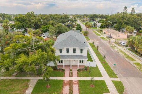 Casa en venta en Saint Petersburg, Florida, 3 dormitorios, 185.8 m2 № 2239265 - foto 6