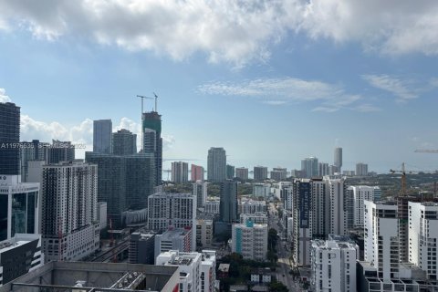 Condominio en Miami, Florida, 1 dormitorio  № 2040635