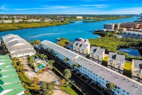 Condo in Indian Shores, Florida, 2 bedrooms  № 1637982 - photo 3