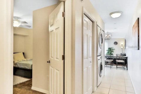 Condo in Indian Shores, Florida, 2 bedrooms  № 1637982 - photo 22