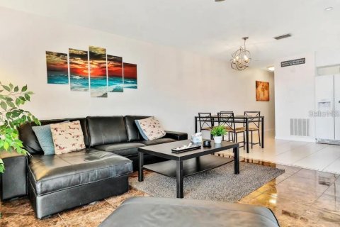 Condo in Indian Shores, Florida, 2 bedrooms  № 1637982 - photo 7