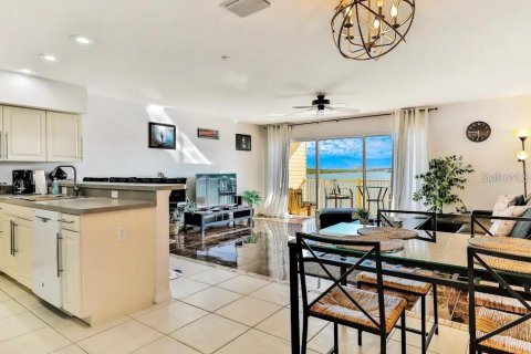 Condo in Indian Shores, Florida, 2 bedrooms  № 1637982 - photo 5