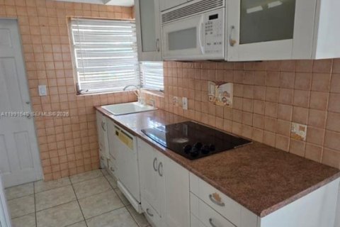 Condominio en alquiler en Miami Beach, Florida, 1 dormitorio, 57.97 m2 № 2052407 - foto 15