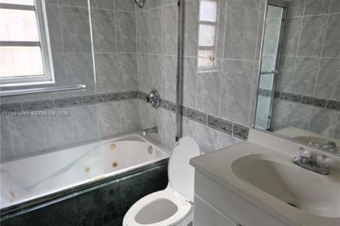 Condominio en alquiler en Miami Beach, Florida, 1 dormitorio, 57.97 m2 № 2052407 - foto 8