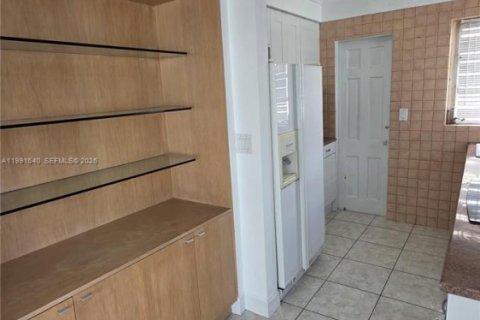 Condominio en alquiler en Miami Beach, Florida, 1 dormitorio, 57.97 m2 № 2052407 - foto 3