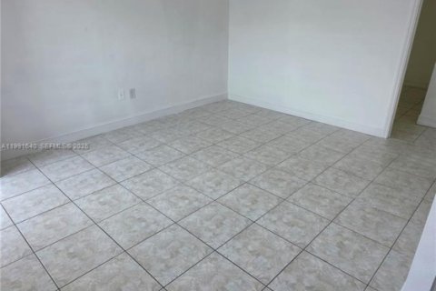 Condominio en alquiler en Miami Beach, Florida, 1 dormitorio, 57.97 m2 № 2052407 - foto 11