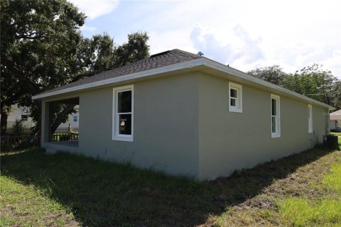 House in Kissimmee, Florida 3 bedrooms, 144.46 sq.m. № 2294901 - photo 18