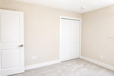 House in Kissimmee, Florida 3 bedrooms, 144.46 sq.m. № 2294901 - photo 14