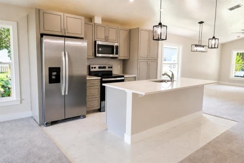 House in Kissimmee, Florida 3 bedrooms, 144.46 sq.m. № 2294901 - photo 5