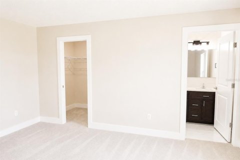 House in Kissimmee, Florida 3 bedrooms, 144.46 sq.m. № 2294901 - photo 9