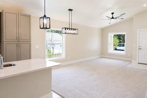 House in Kissimmee, Florida 3 bedrooms, 144.46 sq.m. № 2294901 - photo 4