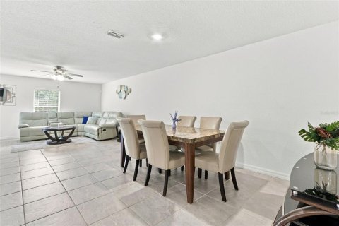 Villa ou maison à vendre à Palm Coast, Floride: 5 chambres, 184.23 m2 № 2396632 - photo 3