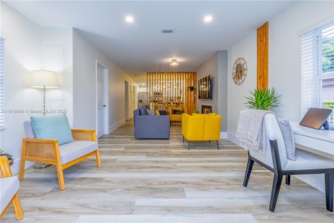 Apartment in Miami, Florida 2 bedrooms, 55.74 sq.m. № 2022458 - photo 2