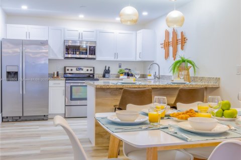 Apartment in Miami, Florida 2 bedrooms, 55.74 sq.m. № 2022458 - photo 25