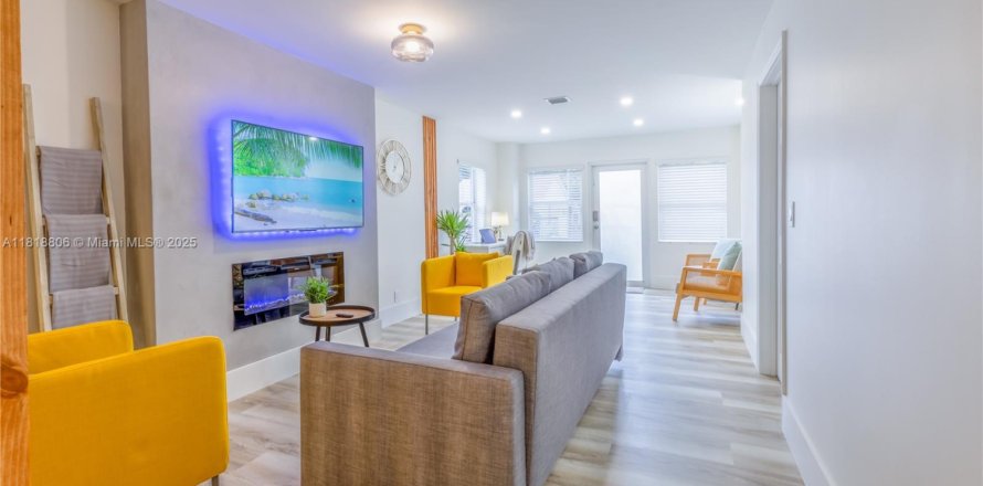 Apartment in Miami, Florida 2 bedrooms, 55.74 sq.m. № 2022458